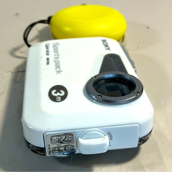 Sony Cybershot Sports Pack SPK-THA 3m Underwater 
Water Resistant Camera Case - Picture 5 of 8